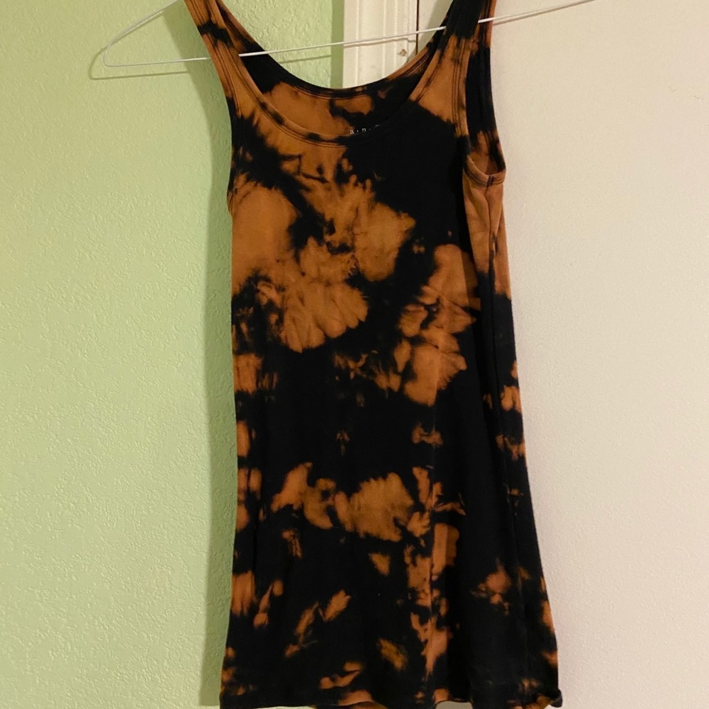 DIY Black and bleach tie dye tank